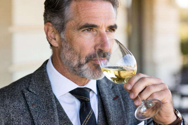 男人成熟的标志是喝白酒吗？深度剖析背后的真相