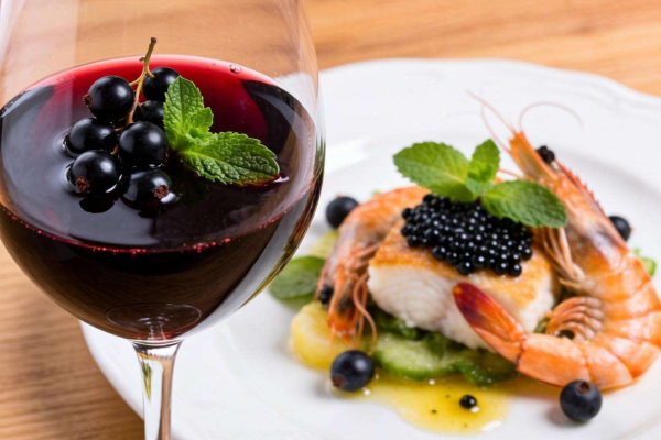 配海鲜的红酒怎么选？这几个品种值得一试