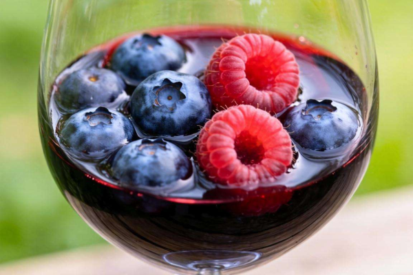 红酒里的水果究竟是什么？带你揭开其中神秘面纱