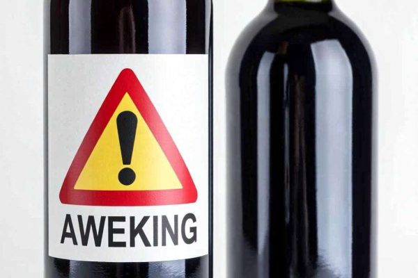 红酒能和别的红酒混装吗？探究混装背后的利弊与风险