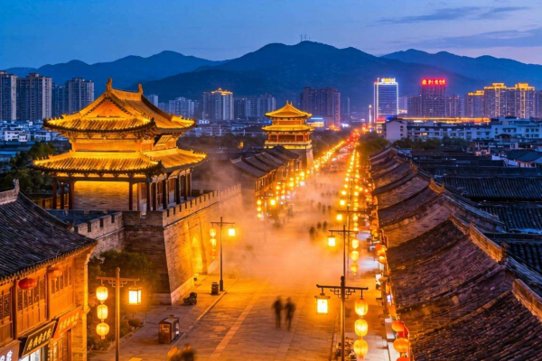 揭秘：为何这座城市被冠以中国白酒之都的称号？