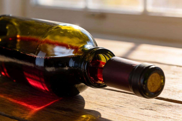 为什么红酒醒久了会酸？深度剖析醒酒时长与红酒酸度的关联