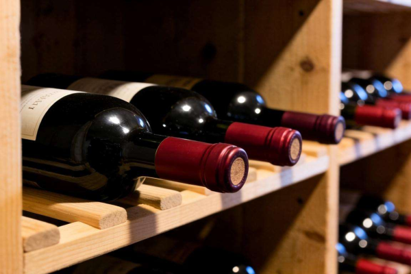 未打开红酒存放指南：掌握这些要点让美酒品质长存