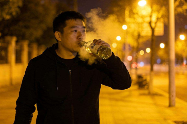 白酒喝多了会有哪些症状？一文带你了解醉酒后的身体反应