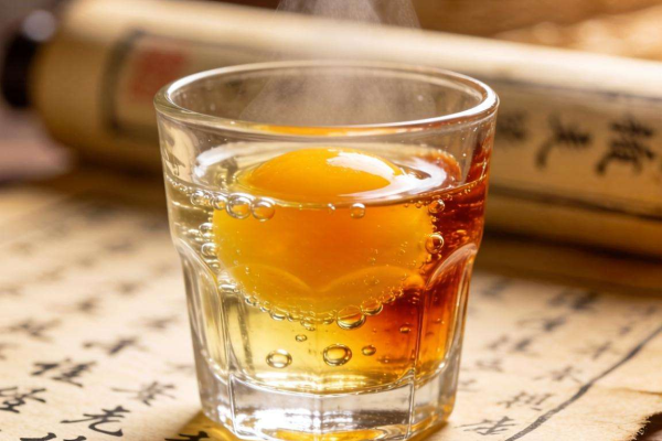 生鸡蛋加白酒偏方可行吗?探究其背后的真相与风险