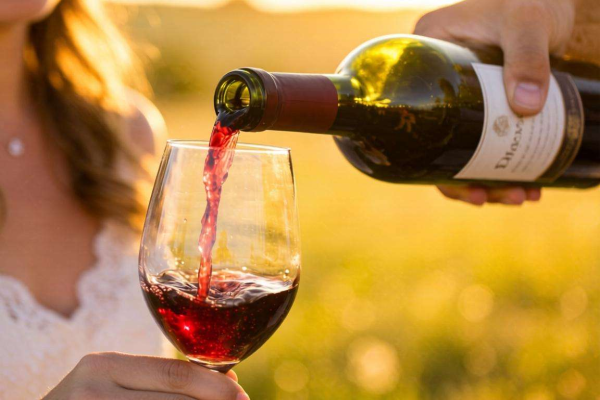 朋友结婚喝的红酒叫什么？这些佳酿为婚礼添浪漫